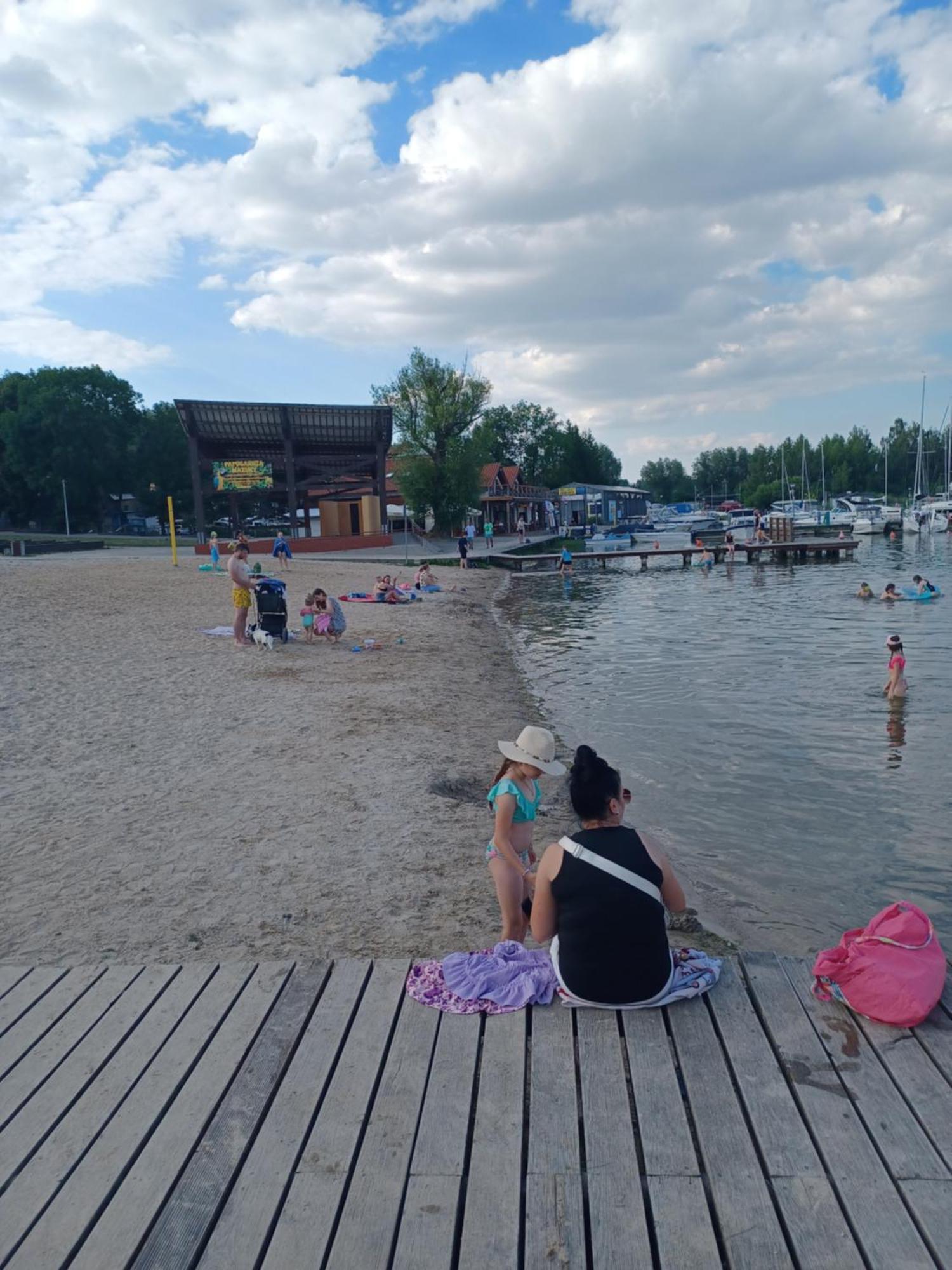 Apartamenty, Pokoje, Noclegi Pracownicze " Skarpa" Wilkasy Buitenkant foto