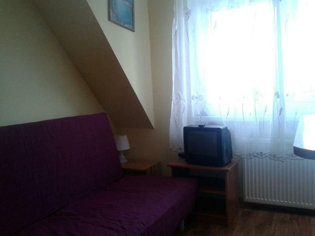 Apartamenty, Pokoje, Noclegi Pracownicze " Skarpa" Wilkasy Buitenkant foto