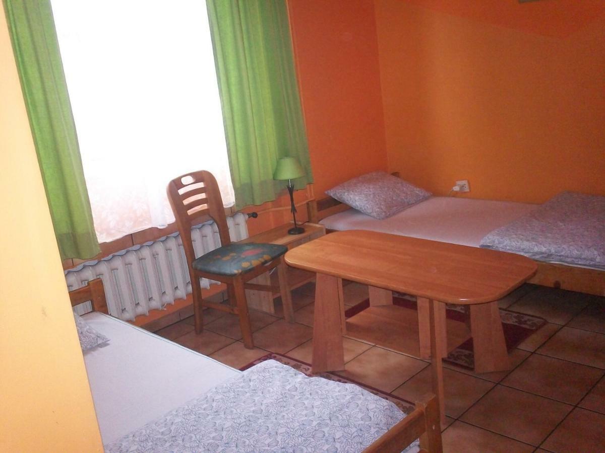 Apartamenty, Pokoje, Noclegi Pracownicze " Skarpa" Wilkasy Buitenkant foto